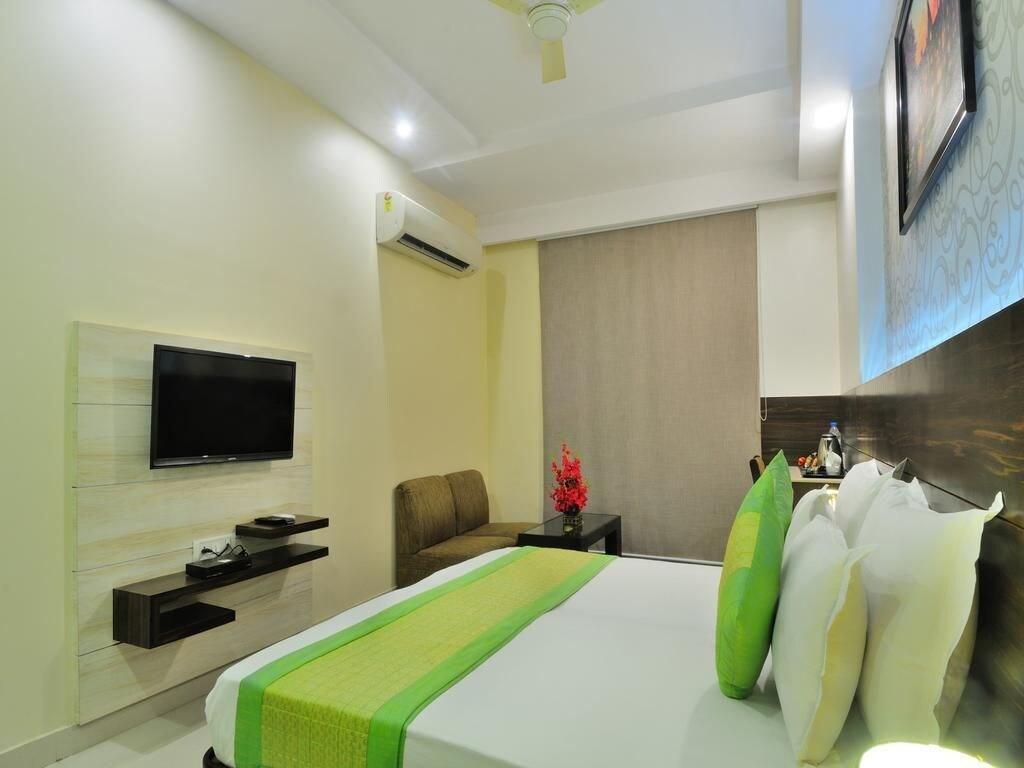 Hotel Sky Rich International - Just A Min Walk From Karol Bagh Metro Station